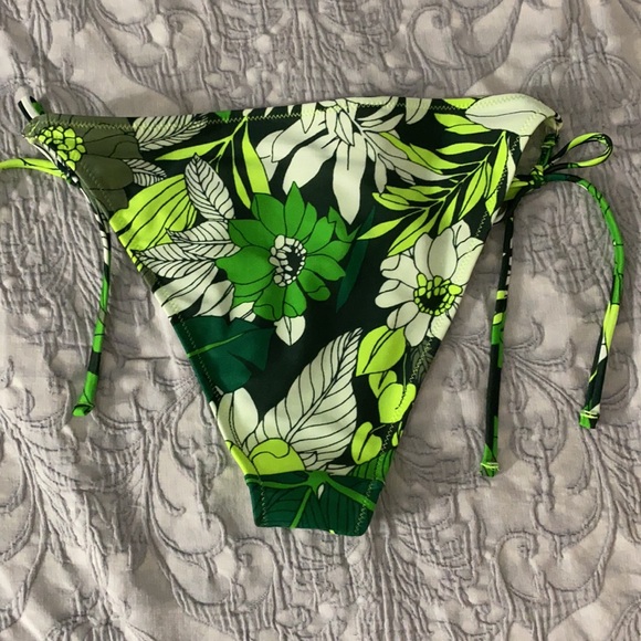 Aerie swim bundle size small 2 bottoms 1 top - Picture 11 of 11